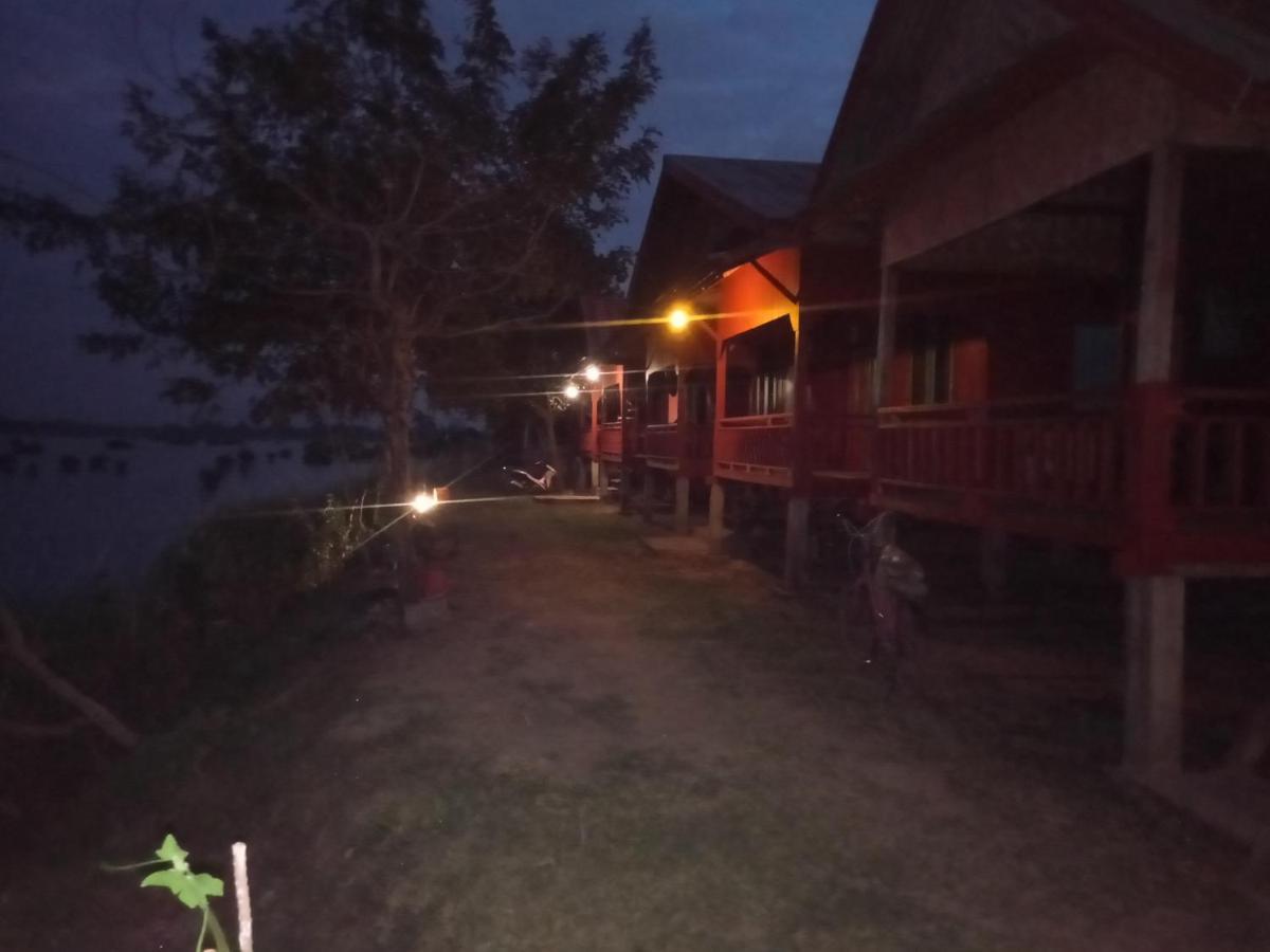 Mr. Phaos Riverview Guesthouse & Restaurant Don Det Ngoại thất bức ảnh